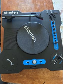 Stanton STX Portable Scratch Turntable + 7" Battle Vinyl Bundle