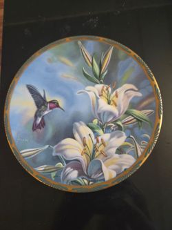 Collectible Hummingbird plate..original box and certificate
