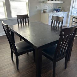 Dinning Table (expandable) With 4 Chairs -  $500