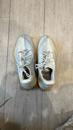 adidas Yeezy Boost 350 V2 Hyperspace