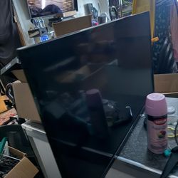 TCL Roku Tv 32” with remote