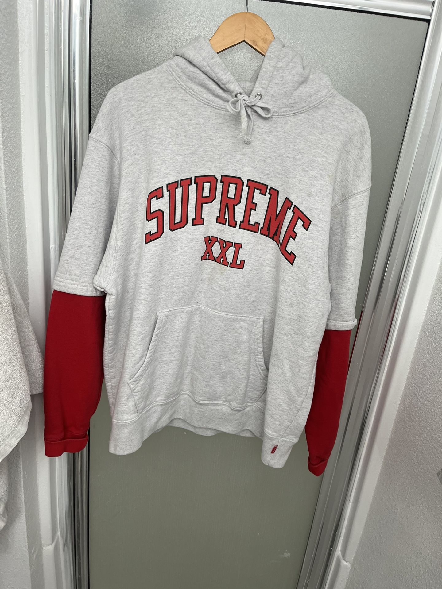 Supreme Hoodie 