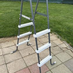 Pool Ladder