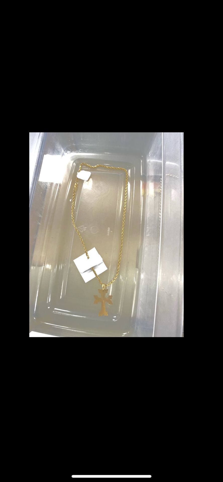 Gold Rope chain With pendant.