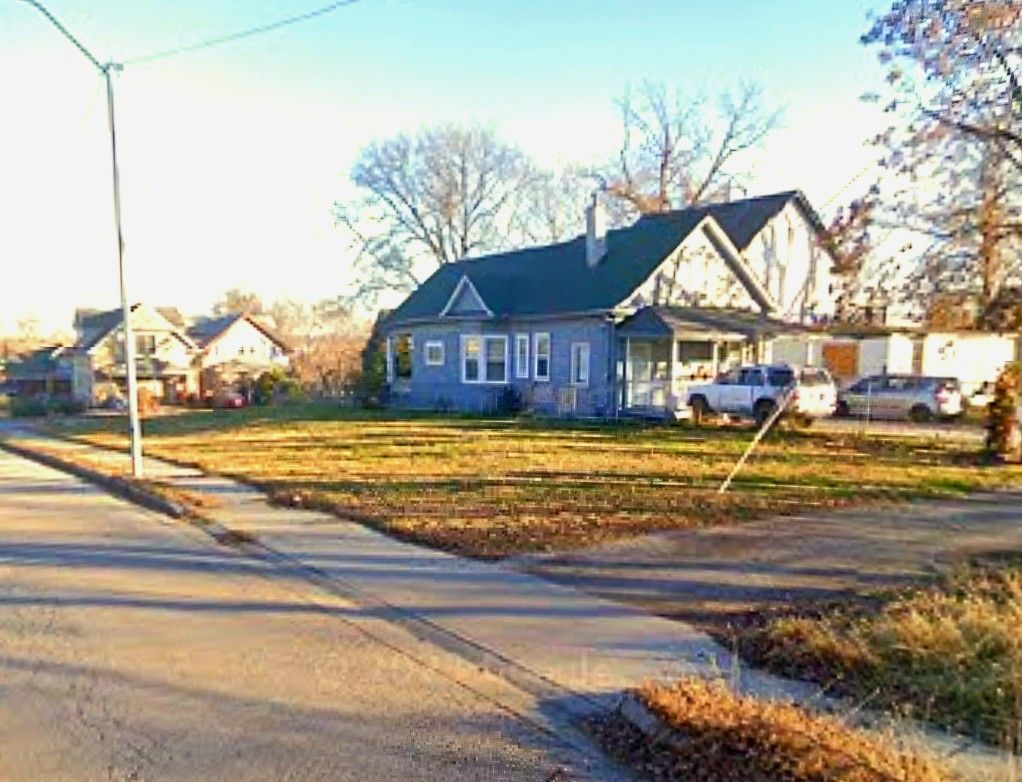 LAND FOR SALE! GREAT PRICE!!