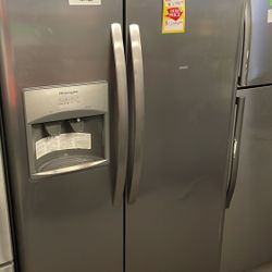 FRIGIDAIRE LFSSTF 25.5-cu ft Side-by-Side Refrigerator