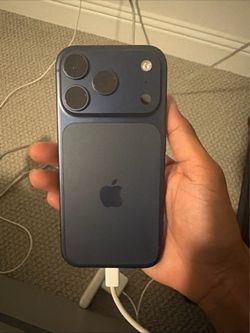 iPhone 17 Pro 256GB - Deep Blue - Unlocked, Mint, 100% Battery