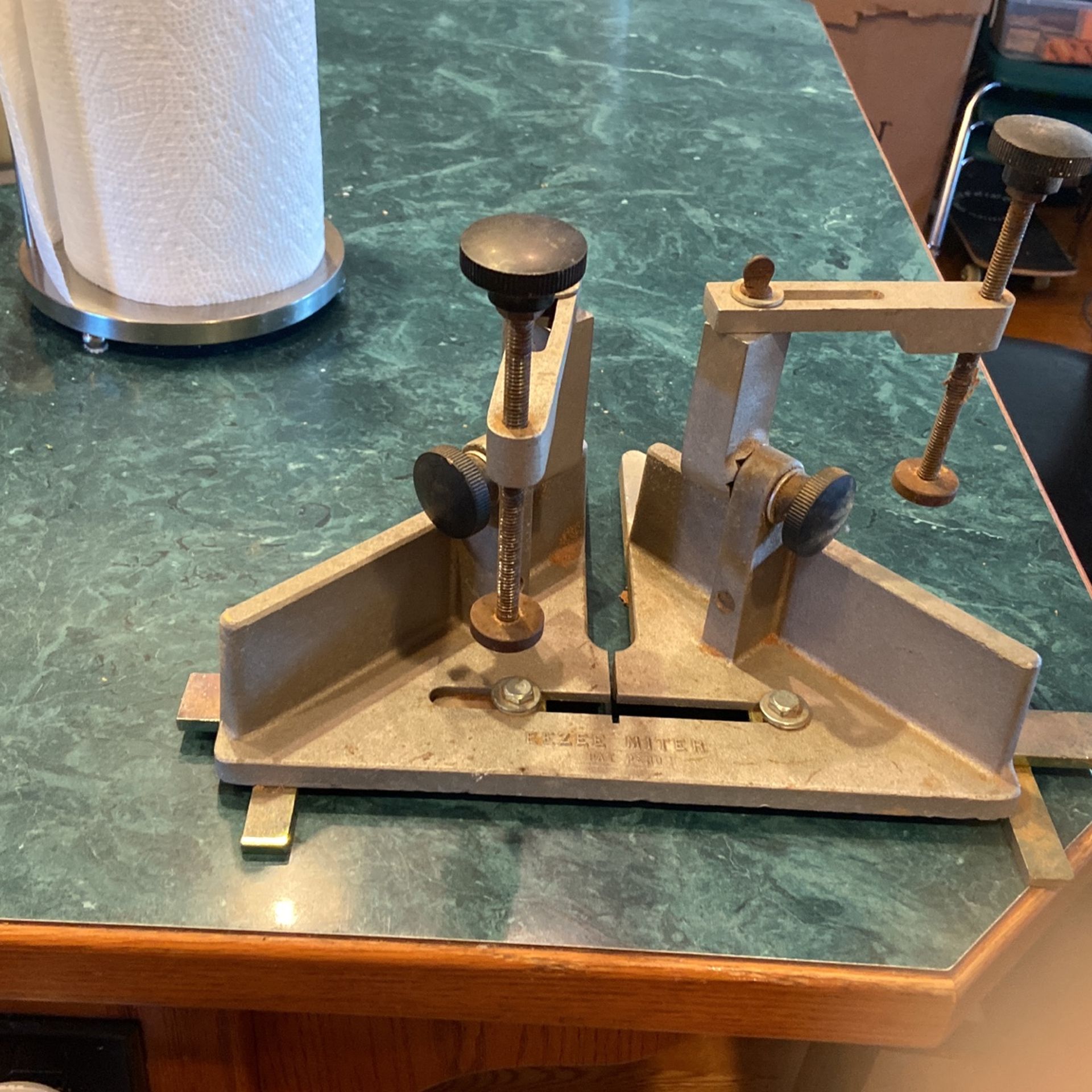 Eezee Miter Clamp