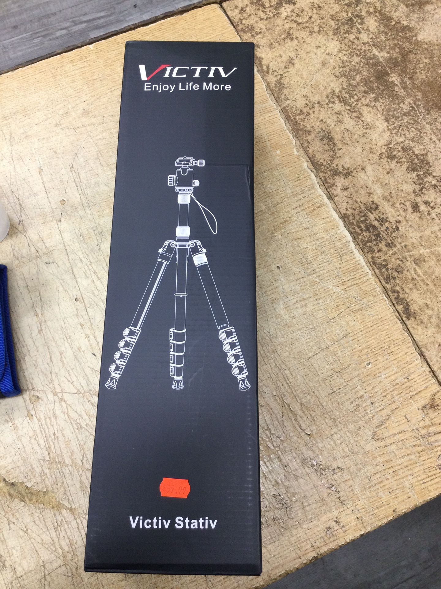 Victiv AT25 Tripod