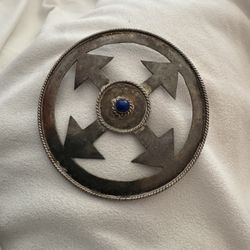 Vintage Native American Round Sterling Brooch with Lapis Stone. 