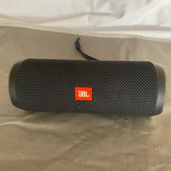 JBL Flip 5 Portable Bluetooth Speaker - Black