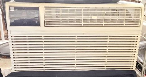Kenmore 
12,000 BTU Window 
Air Conditioning