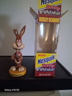 2002 Nesquik Bunny Bobblehead