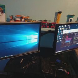 Dual Monitors 