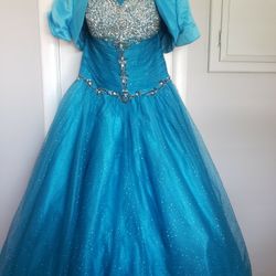 Quinceañera Drees