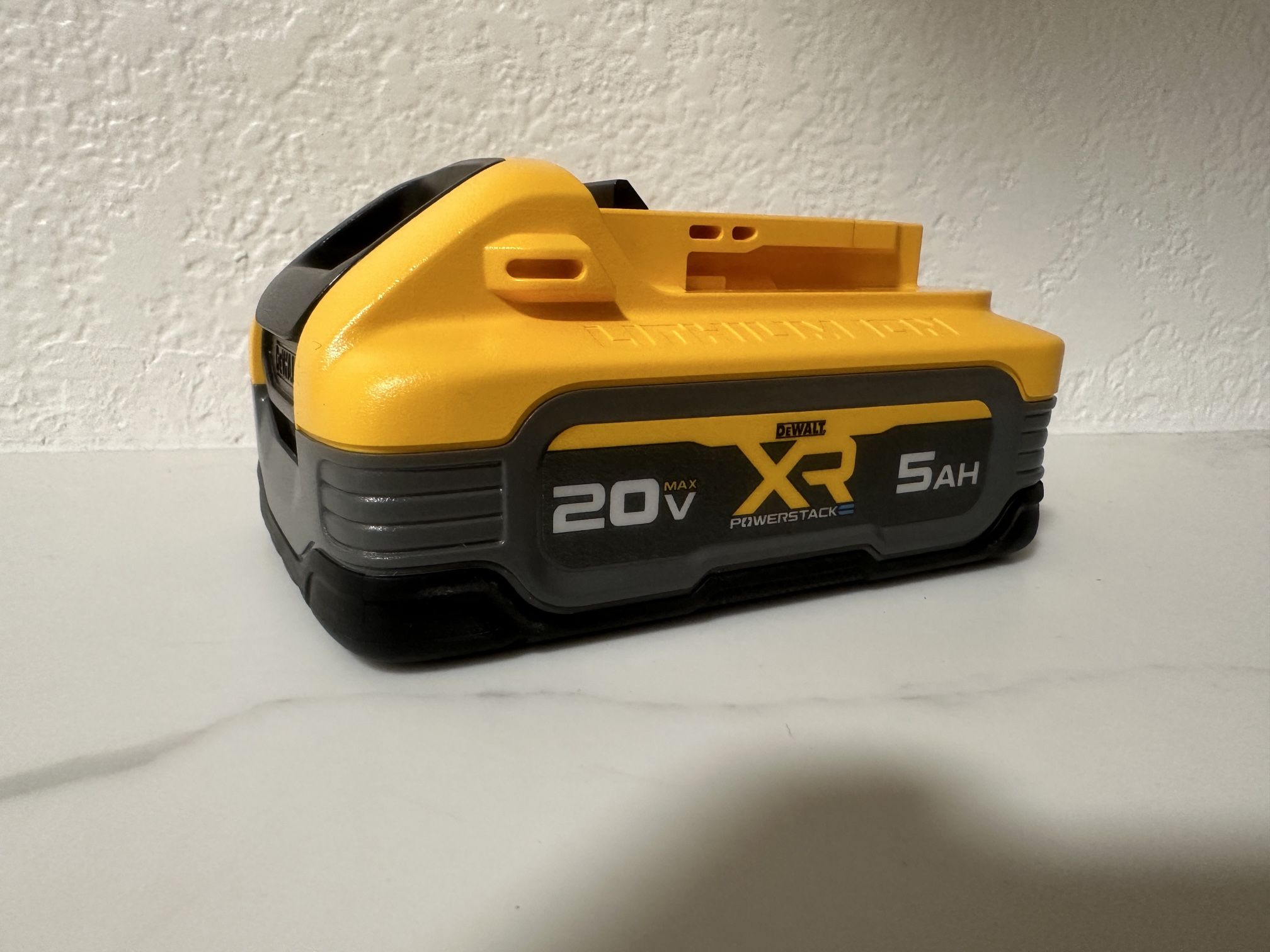 Dewalt 20v XR PowerStack 5ah Battery (new)