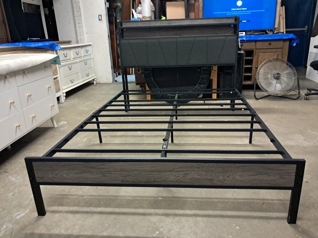 Gray Rustic / Upholstered Full Size Platform Bed Frame