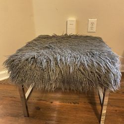 Gray Faux Fur Accent Stool – Chrome Legs, Modern & Cozy