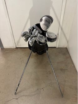 NEW WRAPPED IN PLASTIC* MEN'S COMPLETE RIGHT HANDED GOLF CLUBS - SET!