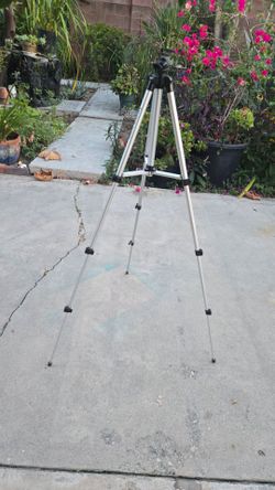 Targus 50" camera camcorder TRIPOD