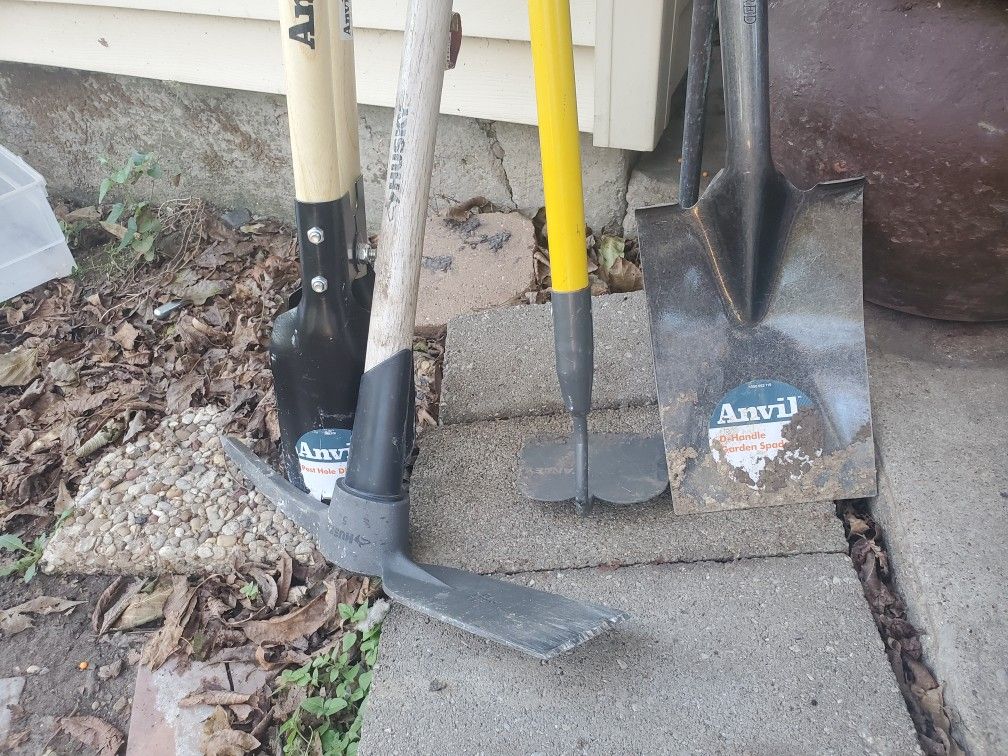 Pickaxe/shovel/pole hole digger/garden hoe
