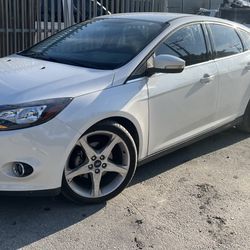 Ford Focus 2014 FOR SALE 