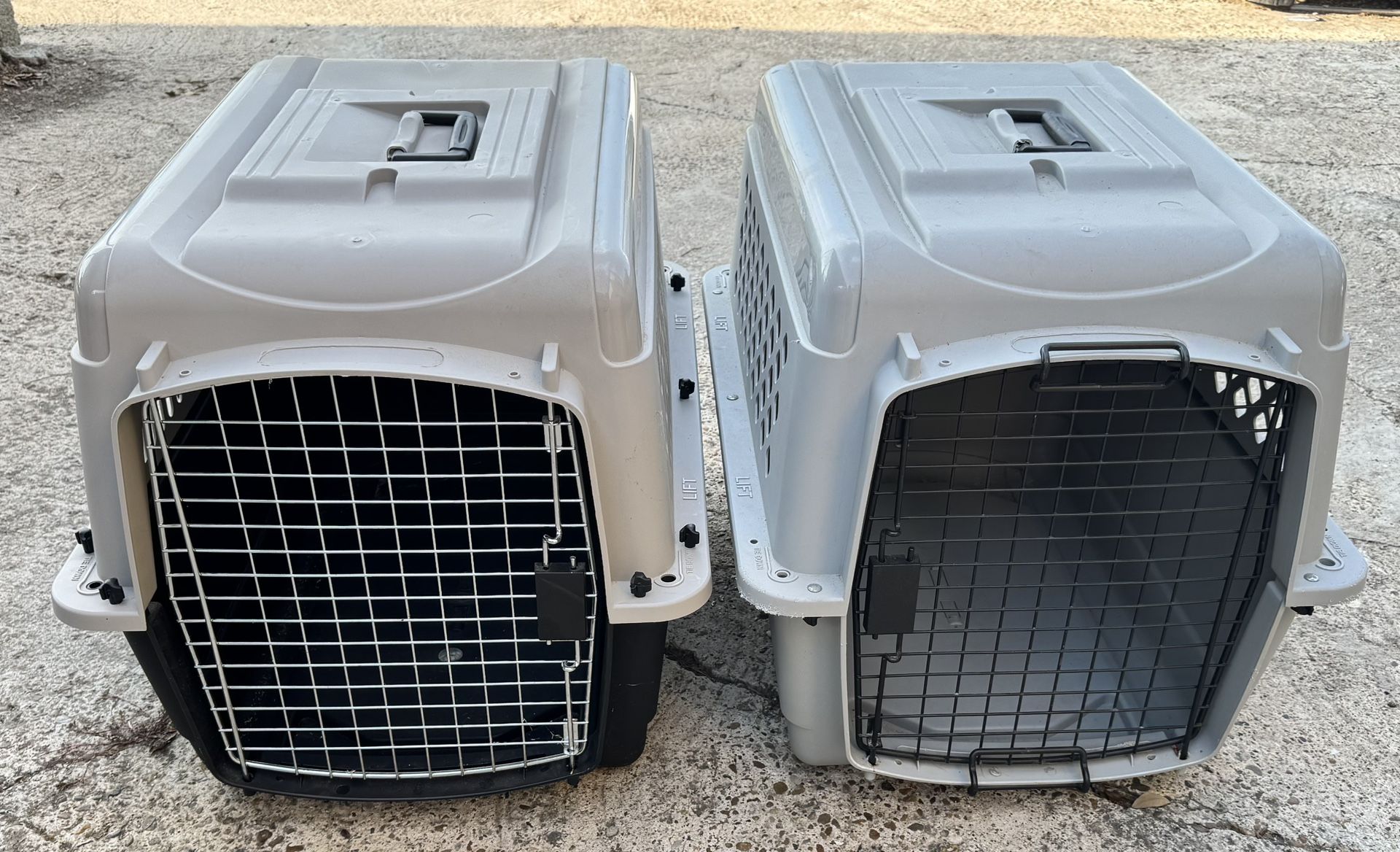 Petmate Pet Porter Traditional Travel Dog Kennel Portable Plastic Carrier, Small to Medium 28" each