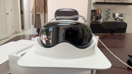 Apple Vision Pro 1TB, Like New in Box, $1,650