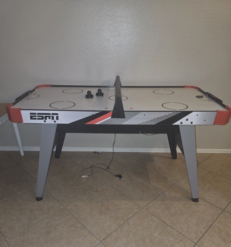 Air Hockey Table