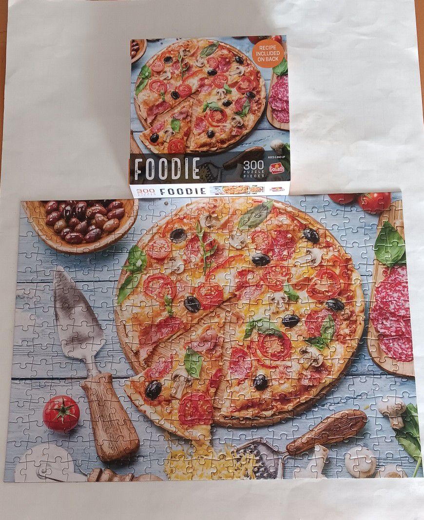 LIKE NEW 300 piece puzzle "Pizza", put together once, no pieces missing $3 FIRM