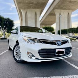 2015 Toyota Avalon Hybrid · XLE Premium Sedan 4D