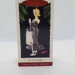 Hallmark 1995 Barbie Ornament Solo Spotlight 2nd Nostalgic Series Box Keepsake

Hallmark 1995 Barbie Ornament Solo Spotlight 2nd Nostalgic Series Box 