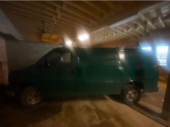 2013 Chevrolet 3500 cargo