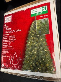 Home Accents Holiday 7.5 ft. Festive Pine LED Pre-Lit Christmas Tree