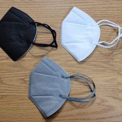 Face mask 3 colors in a bag of 30 pcs, 5 layers good quality, $30 for 2 bags 60 pcs