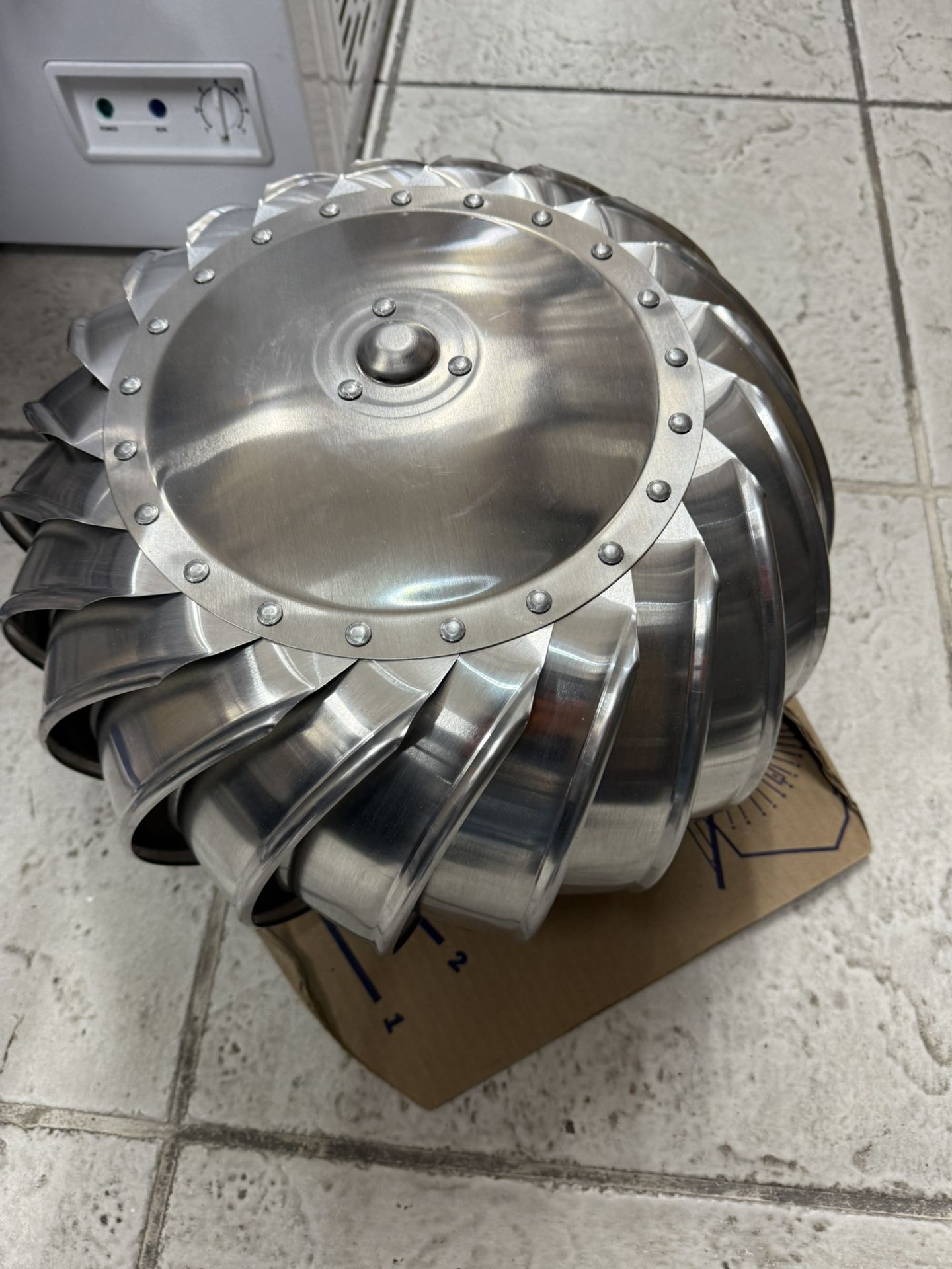 LOMANCO VENTS —- 12 in. Mill Finish Aluminum Internally Braced Whirlybird Wind Turbine
