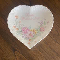 Mikasa Bone China”Happy Mother’s Day” Heart Dish