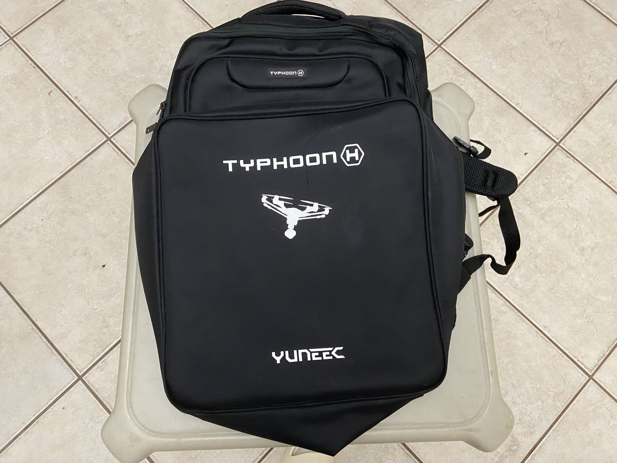like new Yuneec Typhoon Backpack Carrying Case for Drones!!