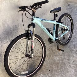 TREK 4500 SPORT MOUNTAIN BIKE 