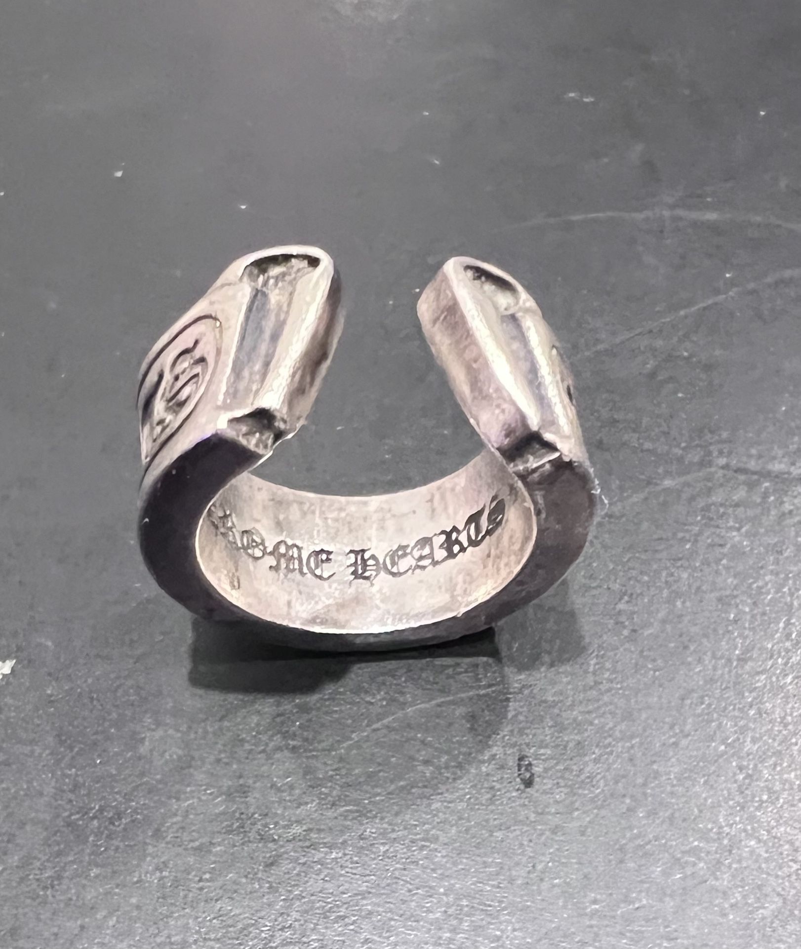CHROME HEARTS LARGE SCROLL BANNER RING Chrome Hearts Small Scroll