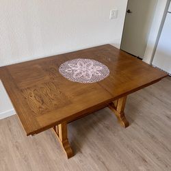 Oak Table And Chairs 