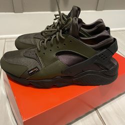 Nike Huarache Size 11