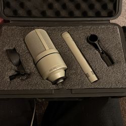 MXL 990 microphone