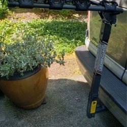 Bell 4-bike Tow Hitch Bike Rack - 1 1/4" & 2"