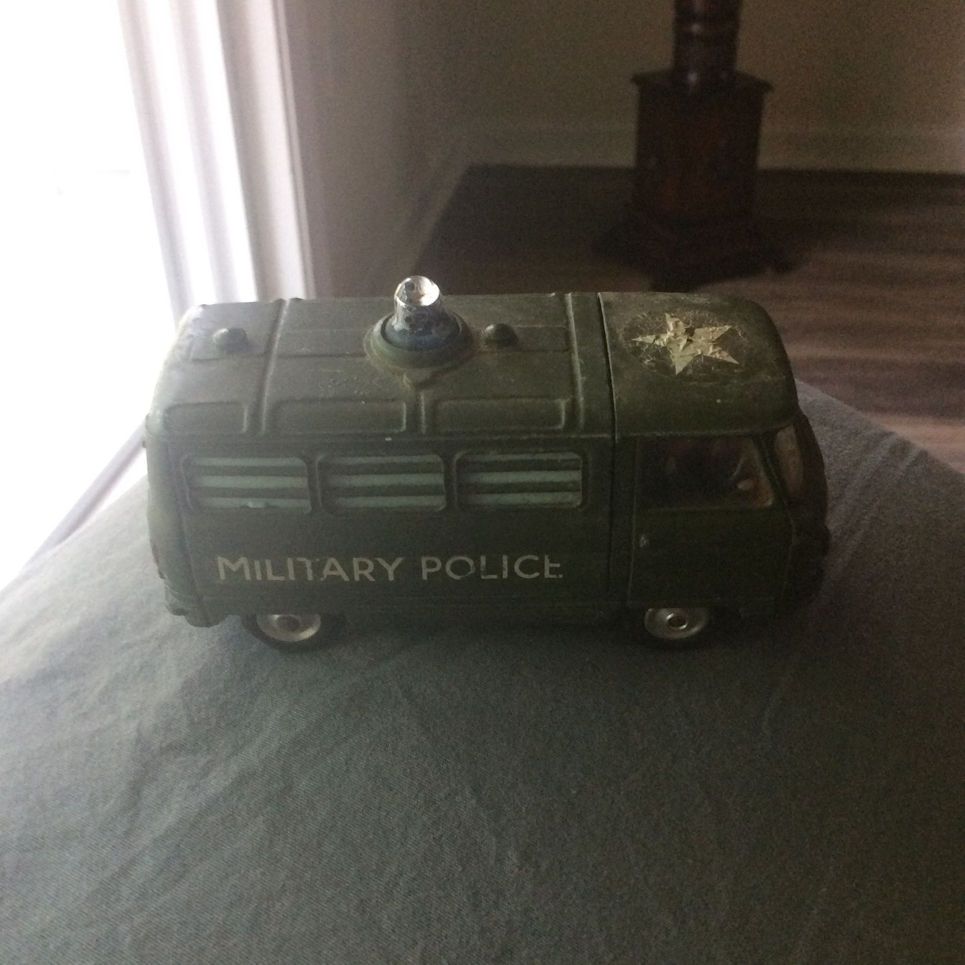 Corgi Toys Commer 3/4 Ton Military Police 