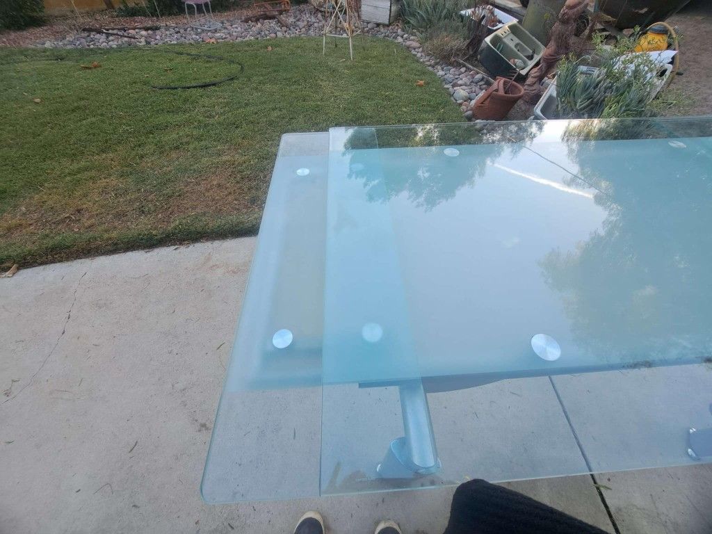 Glass Dinning Room Table