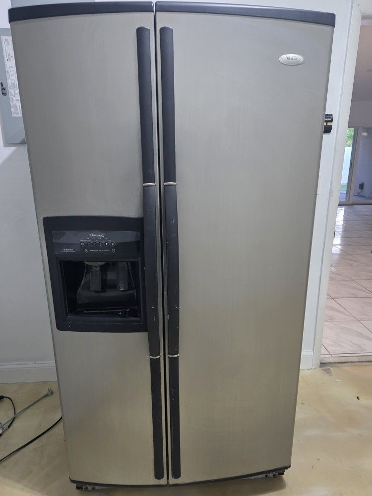 Whirlpool Fully Functional Refrigerator