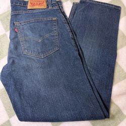 Mens levi’s Size 34x32 