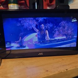 JVC Stereo With Wireless Apple Car Play And Android Auto