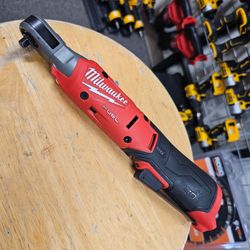 Milwaukee
M12 FUEL 12V Lithium-Ion Compact 1/4 in. Cordless Ratchet (Tool-Only)